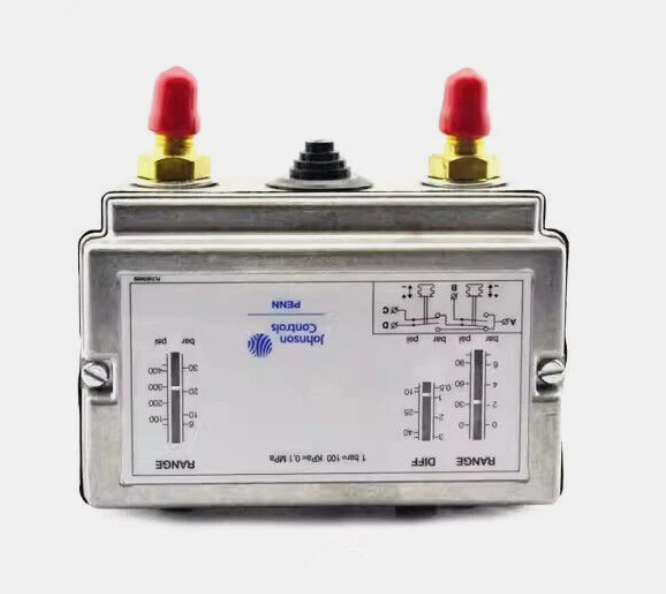 Doppelsignal-Druckschalter Johnson Controls P78LCA-9300, -0,5 – 7,0 / 3,0 – 30,0 bar, automatisch, Differenzdruck 0,6 – 3,0 bar, 3 bar fest, 1/4" SAE-Flare